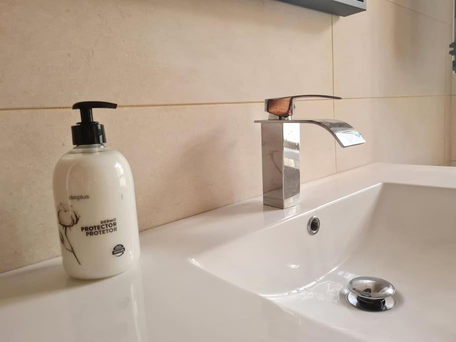 La Casita Verde. Metro Cerca Del Casco Viejo Bilbao Ngoại thất bức ảnh